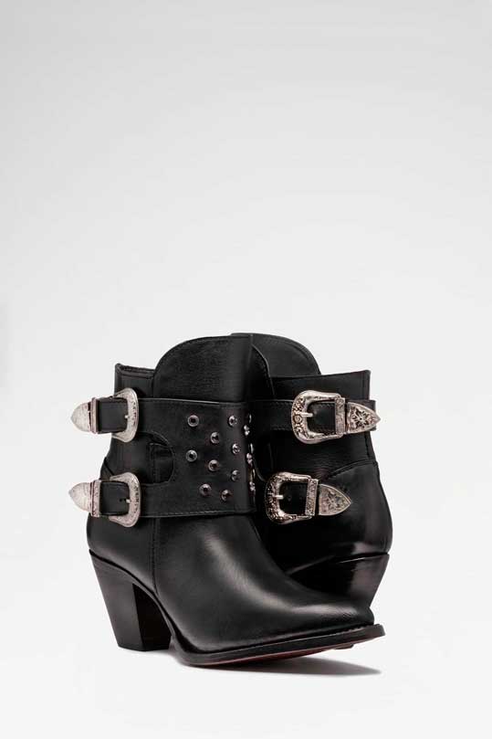 Bota de piel modelo Daniela Pelibuey color Negro