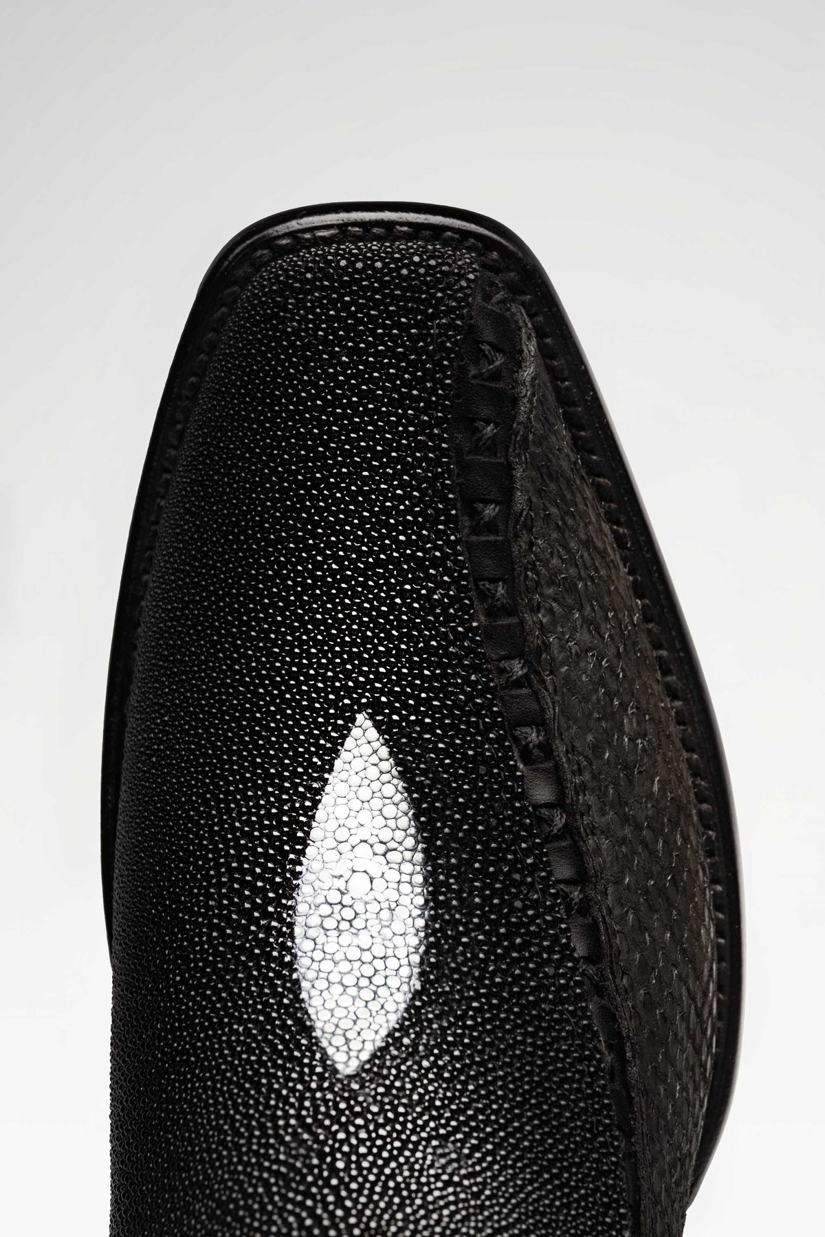 Bota de piel Caleb Hudson Mantarraya y Pythoncolor Negro